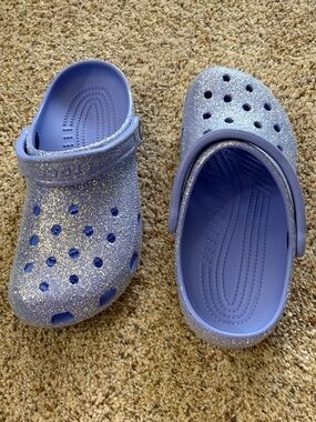 Crocs Classic Glitter Clog in Moon Jelly Women's Size 8